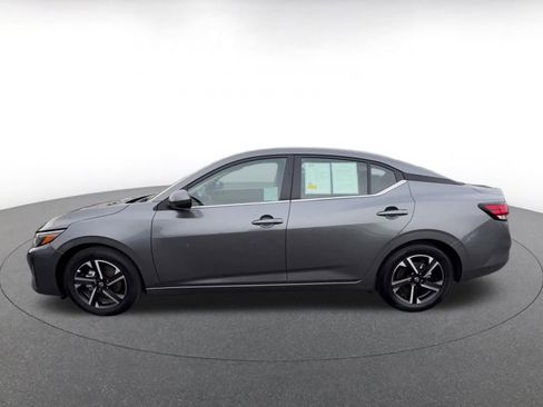 Used 2025 Nissan Sentra SV image 9