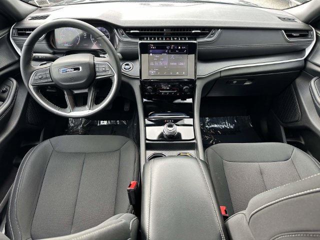 Certified 2025 Jeep Grand Cherokee Laredo X w/ Luxury Tech Group I AWD/4WD image 22