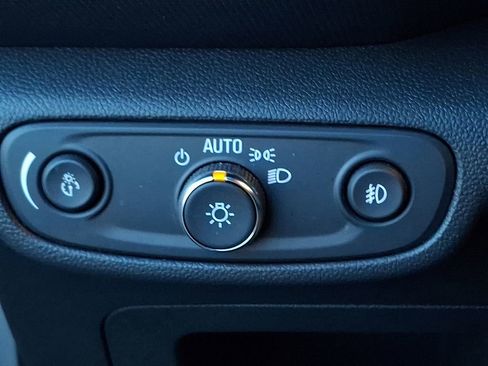 Used 2023 Chevrolet TrailBlazer RS image 24