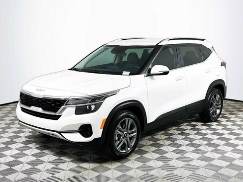 Used 2023 Kia Seltos S image 3