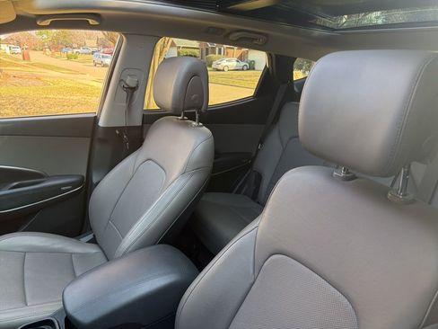 Used 2017 Hyundai Santa Fe Sport image 19