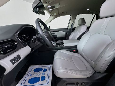 Used 2025 Honda Pilot EX-L image 27