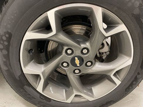 Used 2025 Chevrolet Trax LT FWD image 26