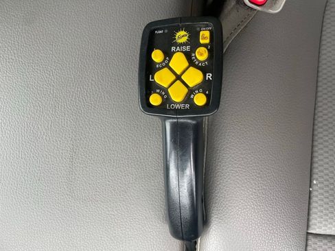 Used 2017 Ford F550 4x4 Regular Cab Super Duty image 15