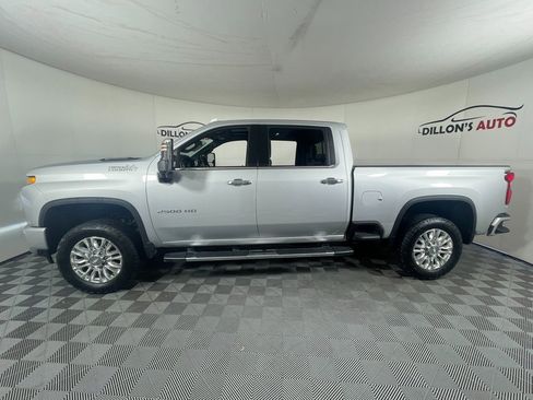 Used 2020 Chevrolet Silverado 2500 High Country w/ Technology Package image 3