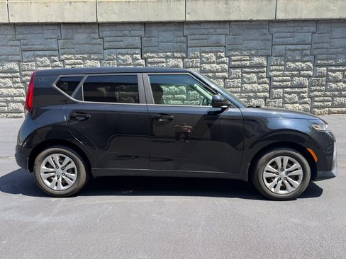 Used 2020 Kia Soul LX FWD image 5