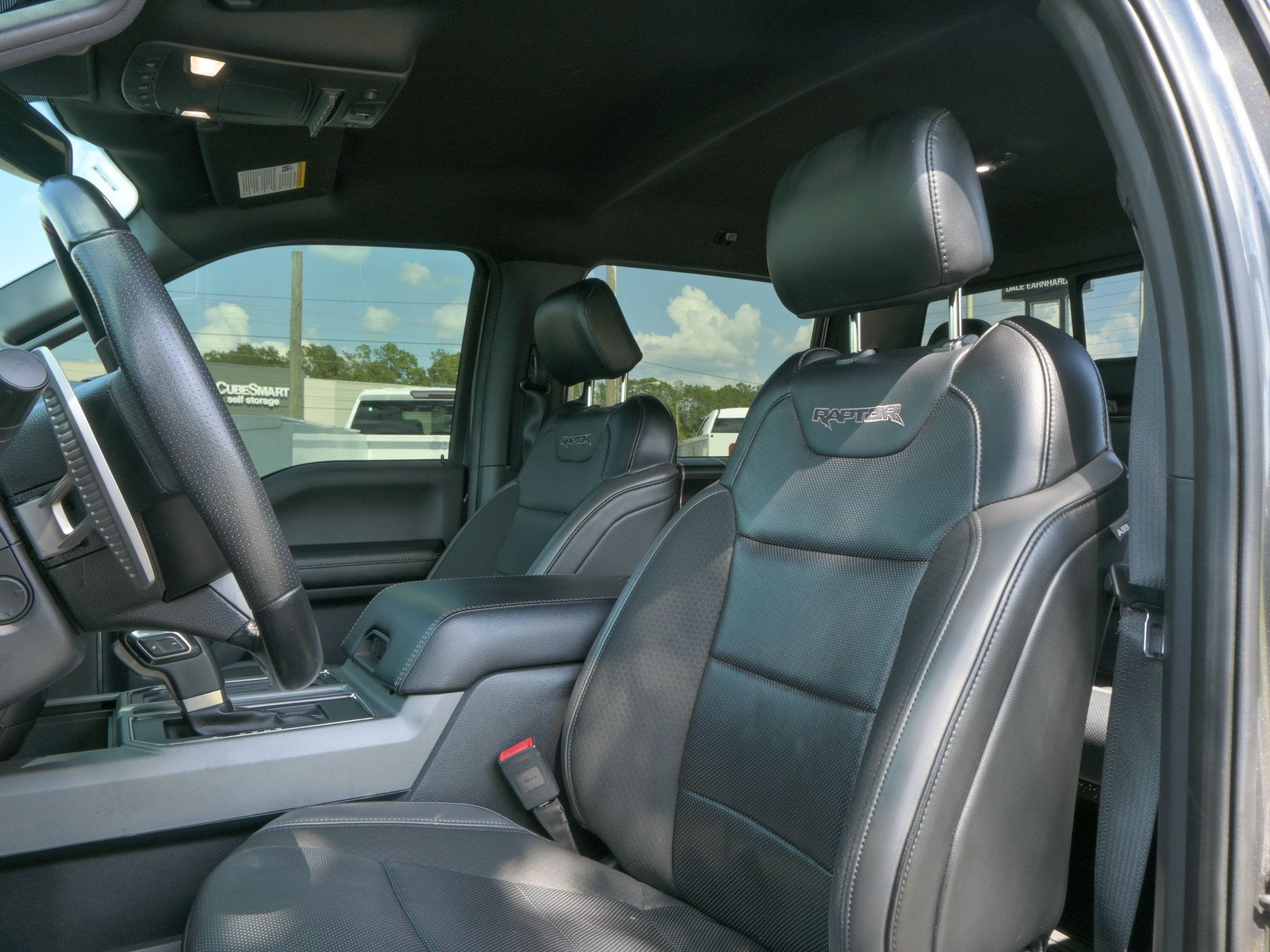 Used 2019 Ford F150 Raptor w/ Equipment Group 802A Luxury AWD/4WD image 9