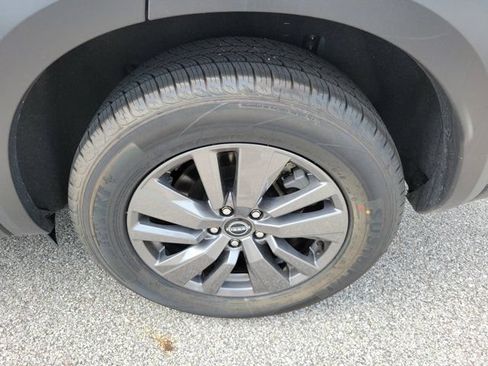 Certified 2024 Nissan Pathfinder SV FWD image 9