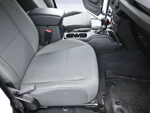 Used 2024 Jeep Wrangler Willys image 27