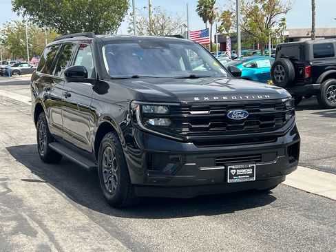 Used 2025 Ford Expedition Active AWD/4WD image 10