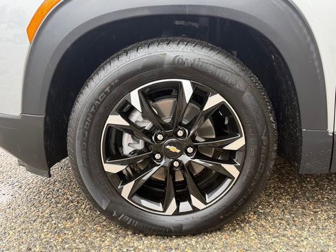 Used 2023 Chevrolet TrailBlazer LT FWD image 10