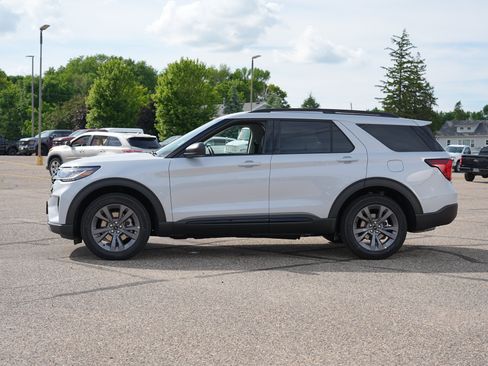 New 2026 Ford Explorer Active w/ Active Comfort Package AWD/4WD image 7