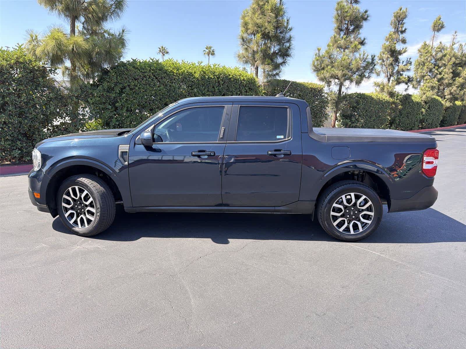 Used 2022 Ford Maverick Lariat w/ Lariat Luxury Package FWD image 3