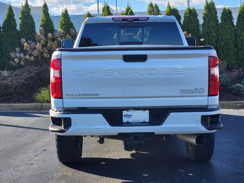 Used 2023 Chevrolet Silverado 2500 High Country image 9