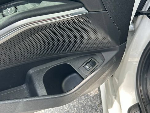 Used 2025 BMW 330i Sedan RWD image 17