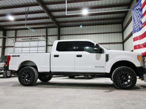 Used 2017 Ford F250 XLT AWD/4WD image 14