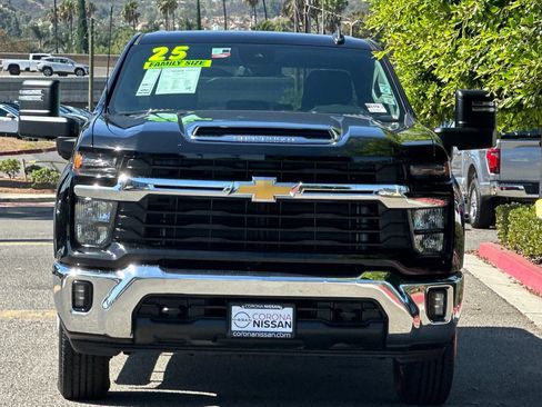Used 2025 Chevrolet Silverado 2500 LT w/ Convenience Package AWD/4WD image 7
