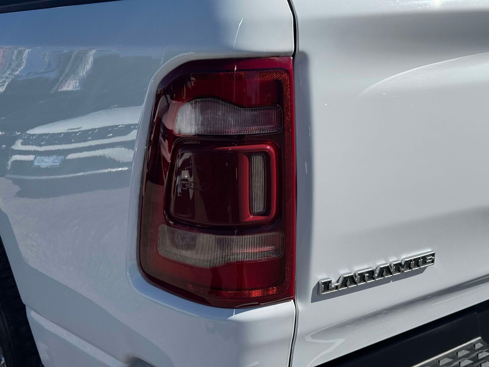 Used 2024 RAM 1500 Laramie AWD/4WD image 11