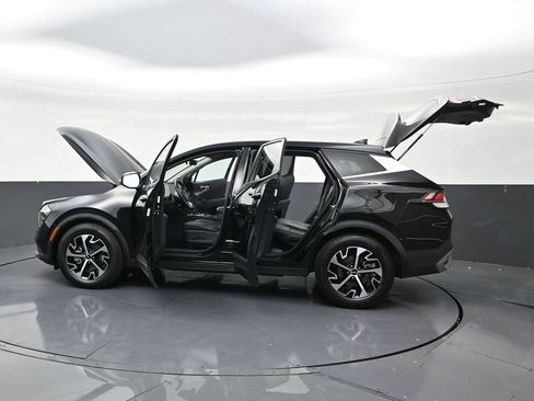 Used 2025 Kia Sportage EX FWD image 27