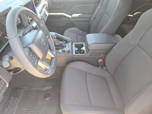 New 2026 Toyota 4Runner SR5 AWD/4WD image 11