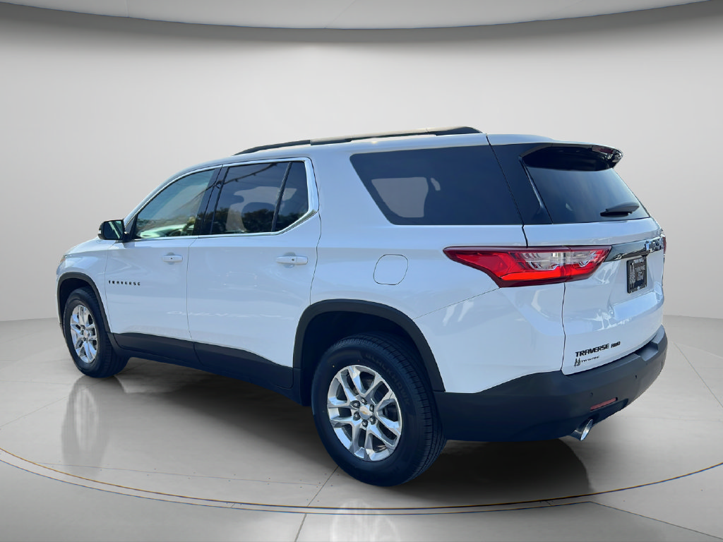 Used 2021 Chevrolet Traverse LT w/ LPO, Blackout Package AWD/4WD image 5