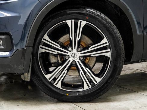 Used 2021 Volvo XC40 T5 Inscription w/ Climate Package AWD/4WD image 3