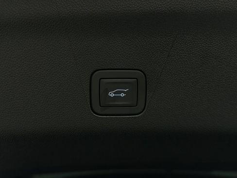 Used 2026 GMC Yukon Denali w/ Sun & Power Step Package AWD/4WD image 14