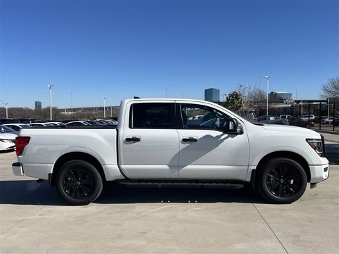 Certified 2024 Nissan Titan SV w/ SV Convenience Package image 6