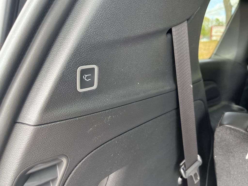 New 2026 Chrysler Pacifica Select FWD image 29