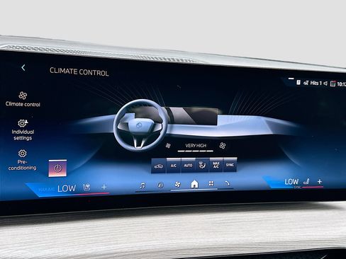 New 2025 BMW 330i Sedan w/ Convenience Package image 15