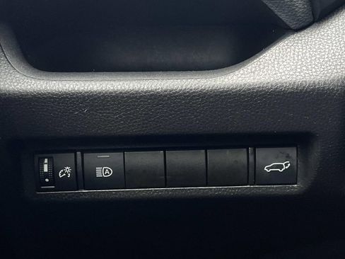 Used 2021 Toyota RAV4 XLE w/ Convenience Package image 32