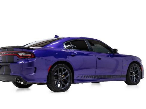 Used 2019 Dodge Charger R/T w/ Blacktop Package RWD image 3