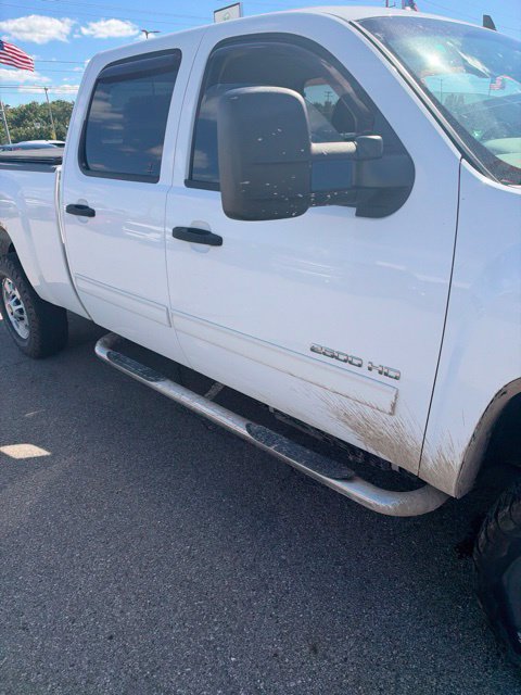 Used 2011 Chevrolet Silverado 2500 LT w/ Interior Plus Package AWD/4WD image 7
