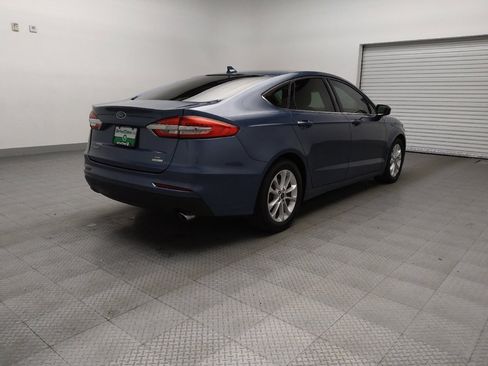 Used 2019 Ford Fusion SE image 9