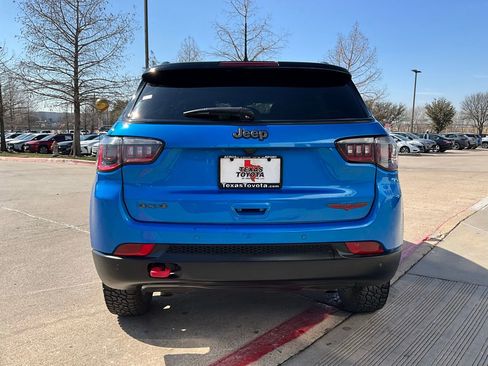 Used 2025 Jeep Compass Trailhawk image 7