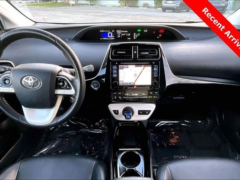Certified 2017 Toyota Prius Four Touring w/ Premium Convenience Package image 7