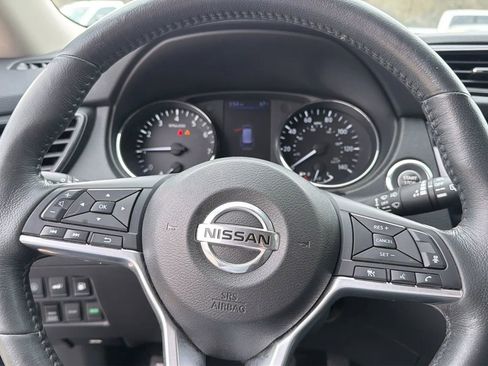 Used 2018 Nissan Rogue SL image 8