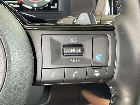 Used 2025 Nissan Pathfinder Platinum FWD image 26