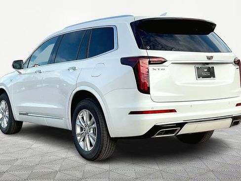 New 2025 Cadillac XT6 Luxury image 4