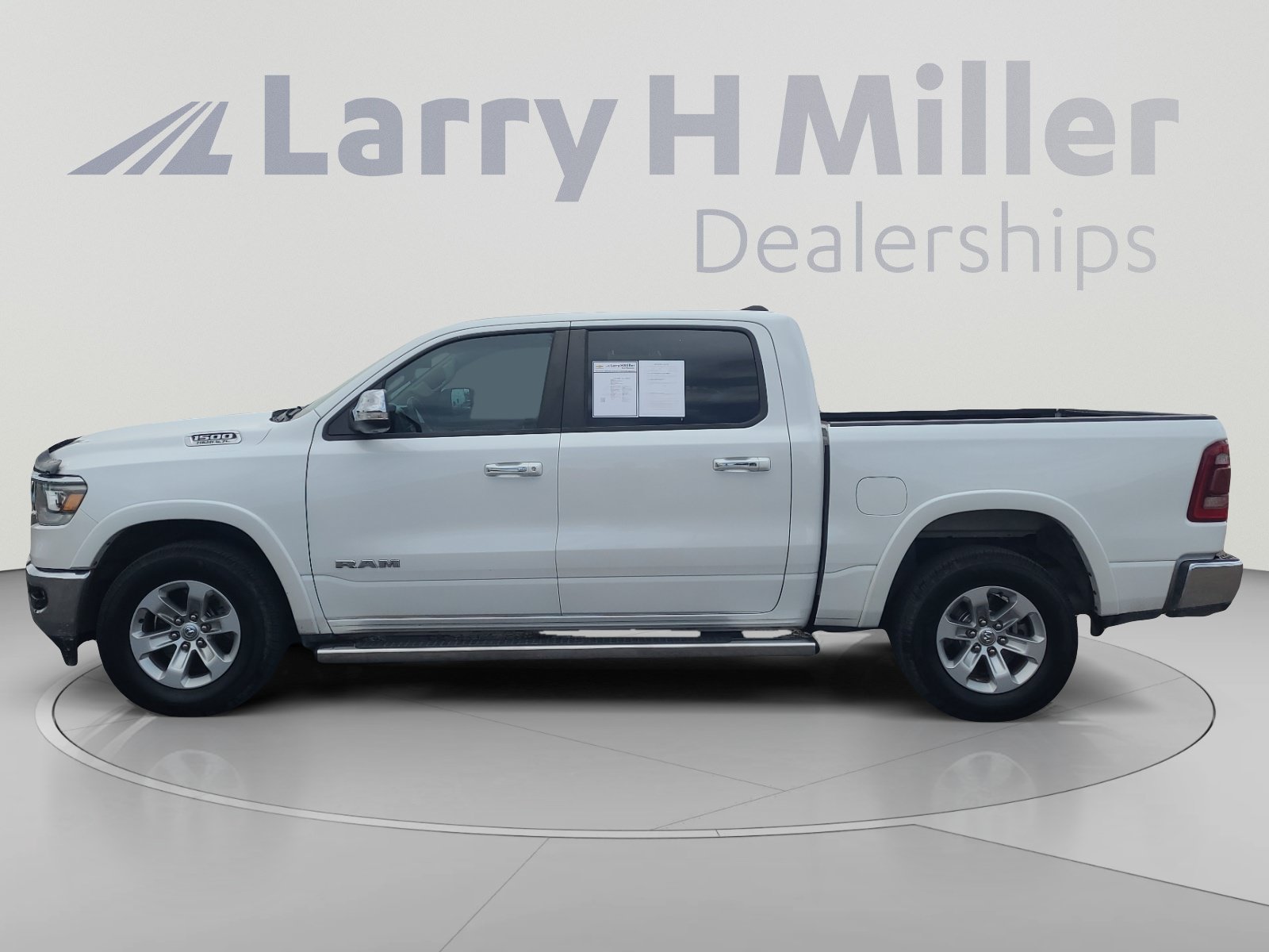 Used 2020 RAM 1500 Laramie AWD/4WD image 2