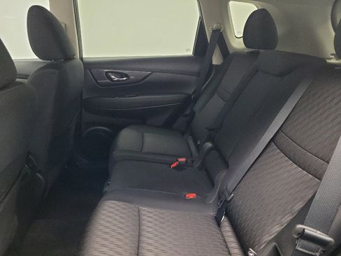 Used 2018 Nissan Rogue SV image 18