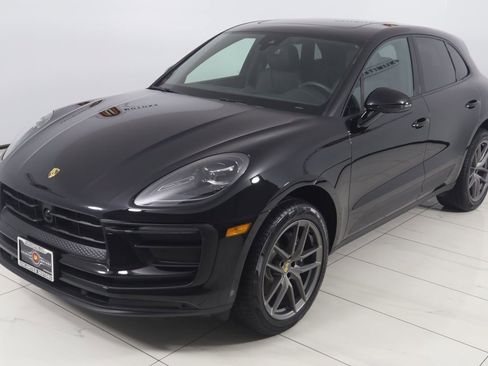 Used 2025 Porsche Macan image 28