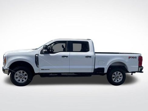 Used 2023 Ford F250 XLT w/ FX4 Off-Road Package AWD/4WD image 2