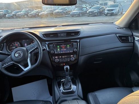 Used 2020 Nissan Rogue SL w/ Premium Package image 14