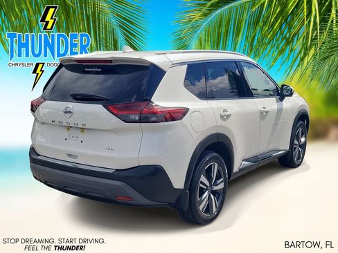 Used 2021 Nissan Rogue SL w/ Premium Package FWD image 4