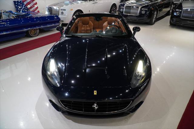 Used 2012 Ferrari California RWD image 5