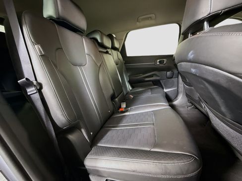 Used 2024 Kia Sorento S image 27