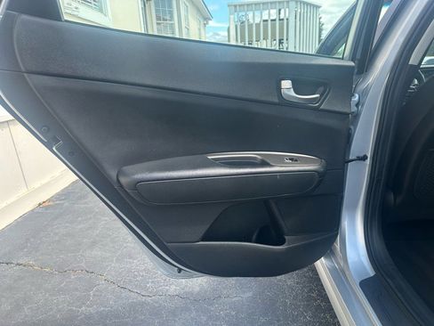 Used 2020 Kia Optima LX image 23