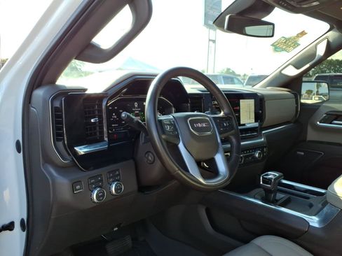 Used 2023 GMC Sierra 1500 SLT w/ SLT Premium Plus Package AWD/4WD image 8