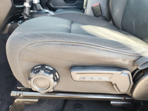 Used 2020 Jeep Wrangler Unlimited Sport image 24